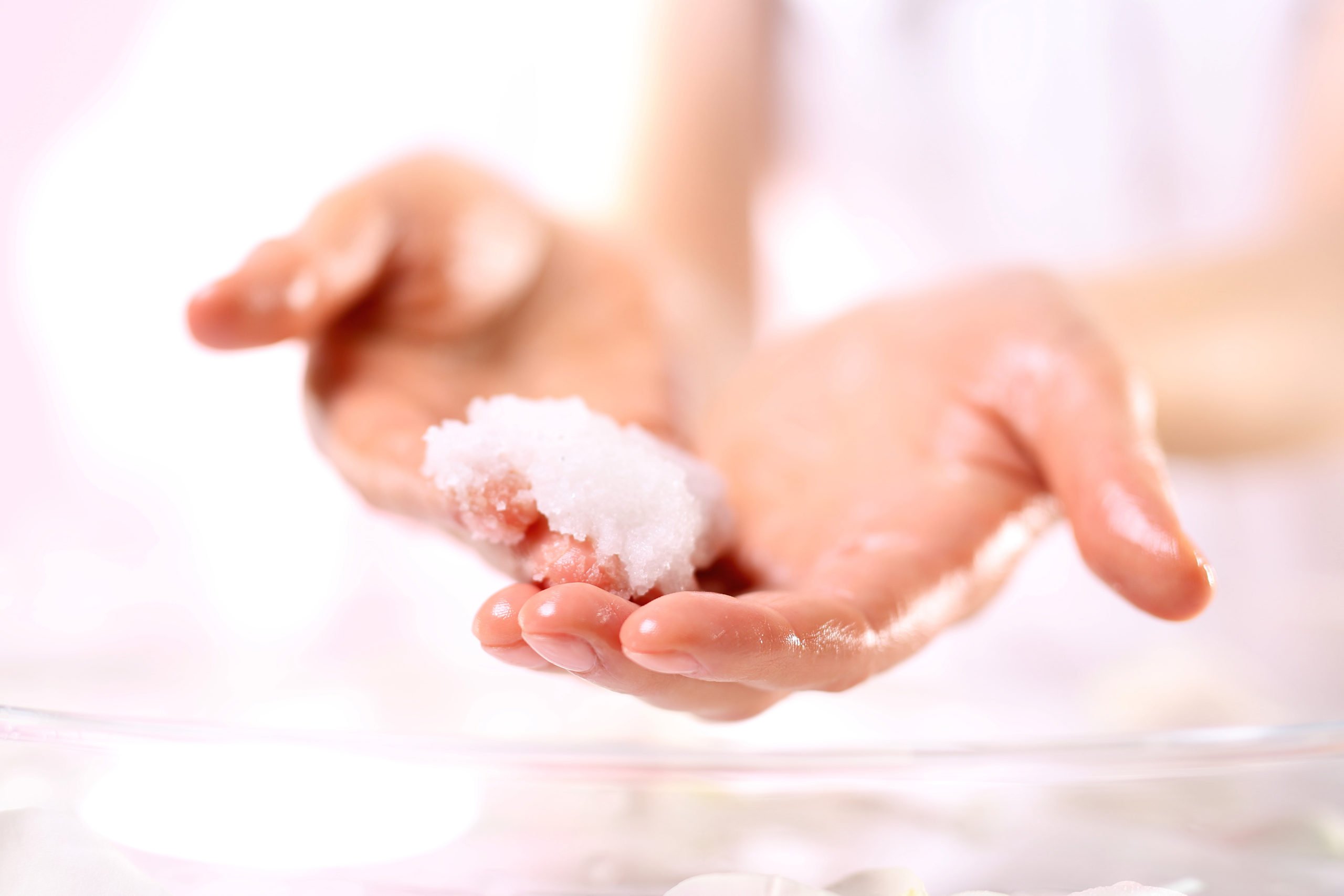 8 of the Best Reasons to Use a Sugar Scrub on a Regular Basis
